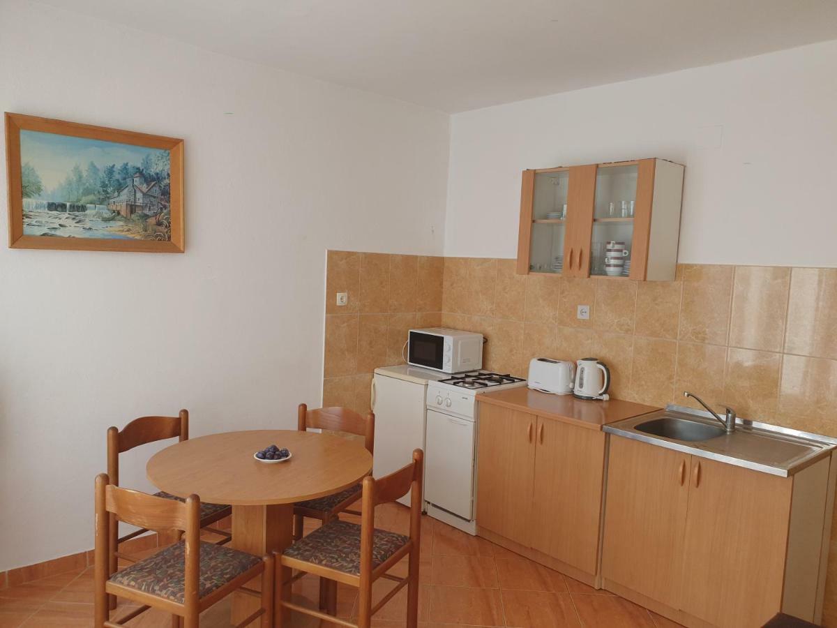 Apartments Slavica Rab Town Esterno foto