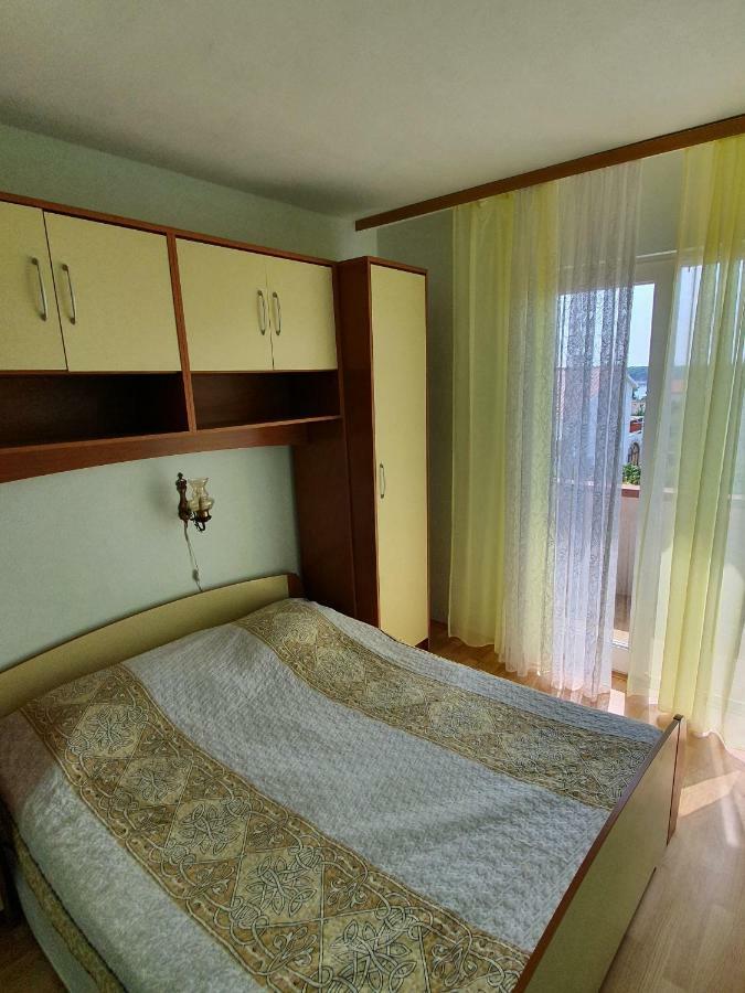 Apartments Slavica Rab Town Esterno foto